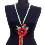 שרשרת עם פרחים בסגנון בוהו