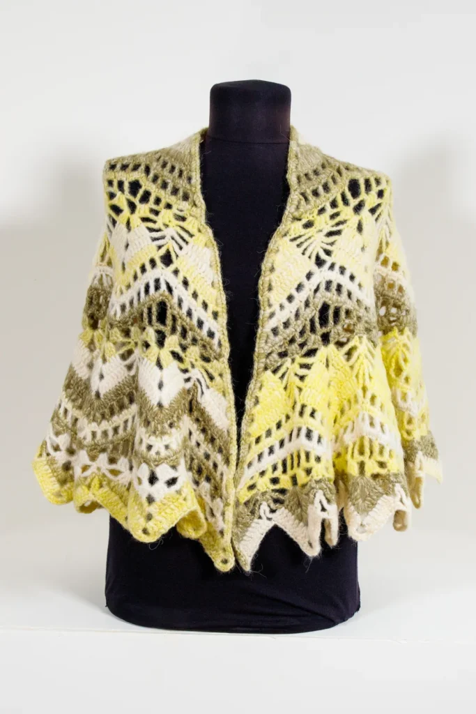 עליונית סרוגה מעוצבת צבעונית