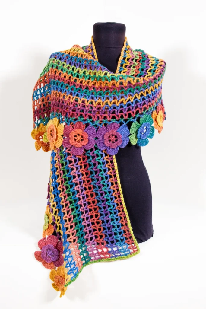 צעיף רחב סרוג צבעוני