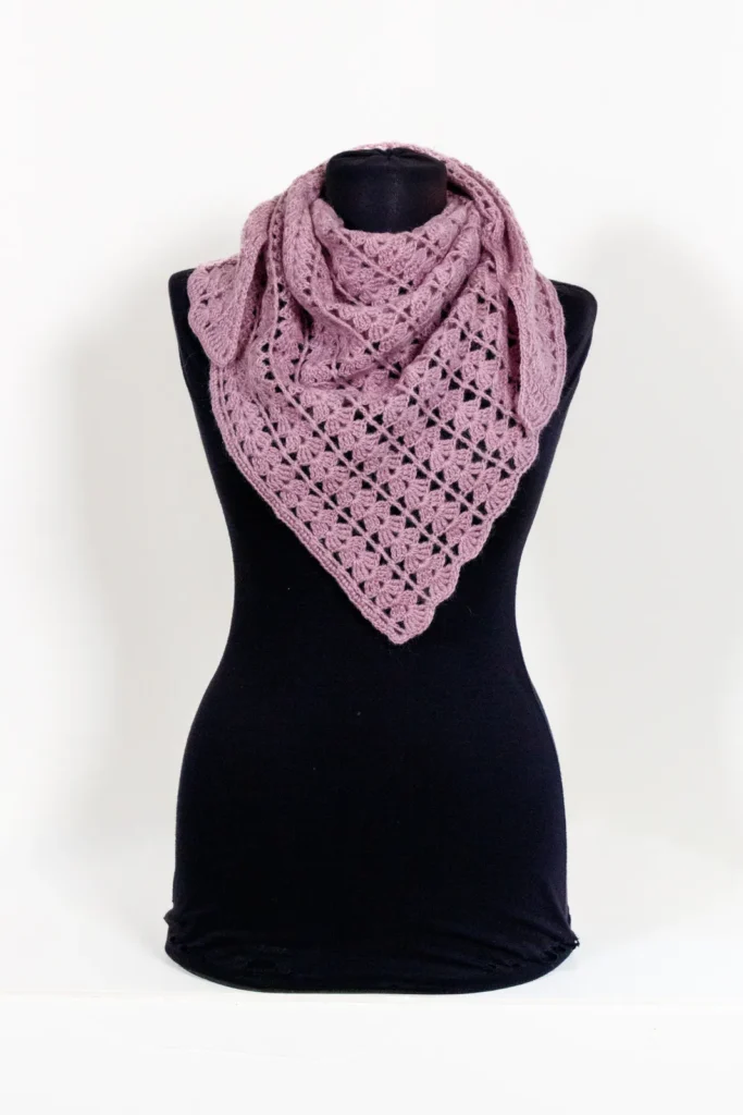 צעיף "בקטוס" מעוצב בצבע סגול