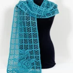 צעיף רחב סרוג בצבע טורקיז